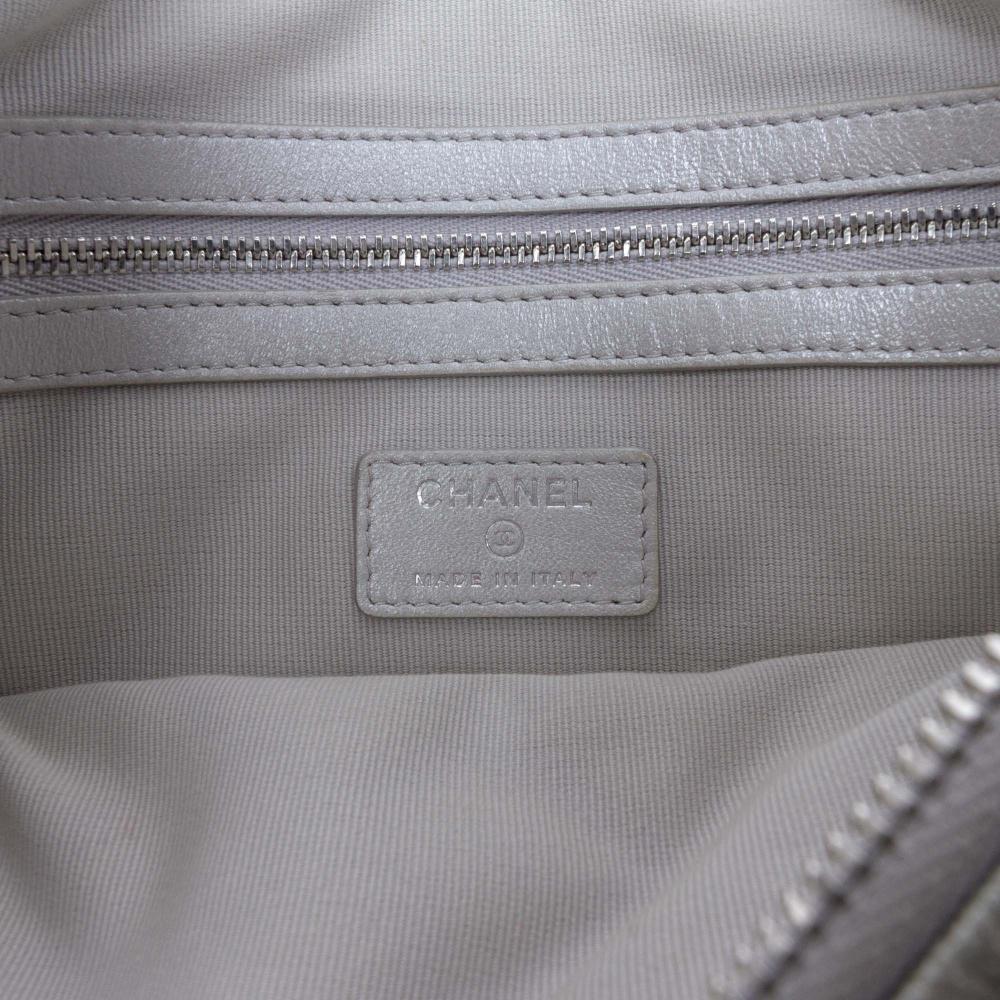 Chanel B Chanel Silver Caviar Leather Leather Medium Quilted Metallic Caviar O Case Clutch Italy