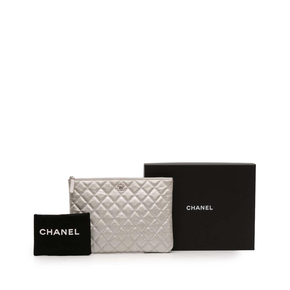Chanel B Chanel Silver Caviar Leather Leather Medium Quilted Metallic Caviar O Case Clutch Italy