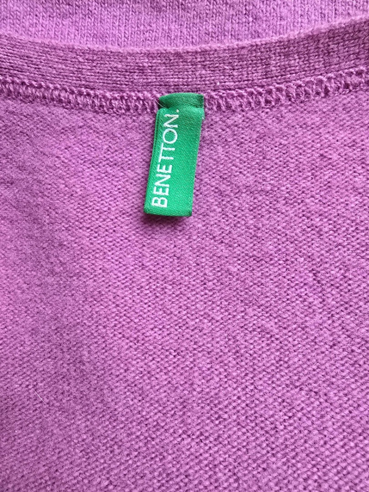 Benetton Hübsche Benetton Strickjacke aus 100% Wolle