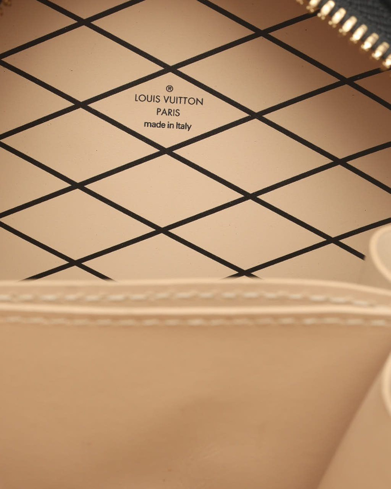 Louis Vuitton Vernis Mini Boite Chapeau Souple Bag