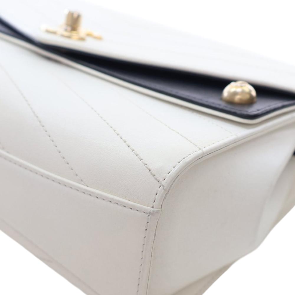 Chanel AB Chanel White Calf Leather Medium Chevron skin Casual Trip Flap Italy
