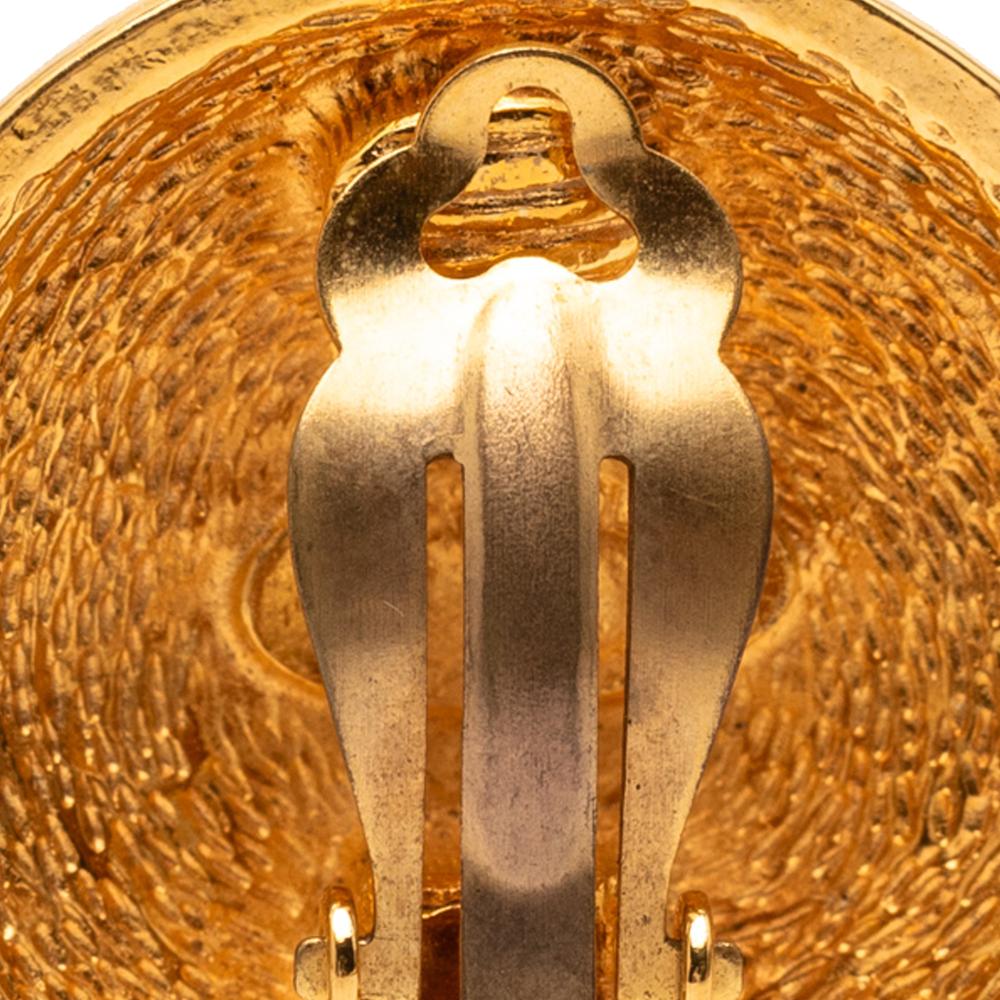 Chanel B Chanel Gold Gold Plated Metal CC Quilted Round Clip On Earrings France