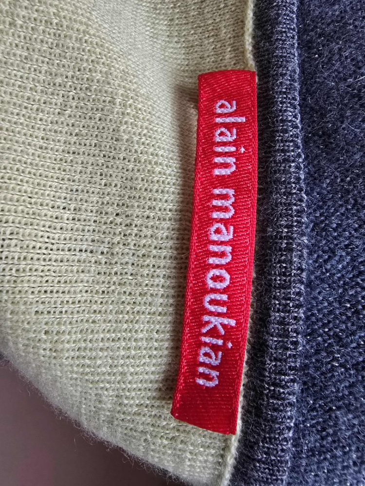 Alain Manoukian Joli petit pull neuf Manoukian en laine très douce