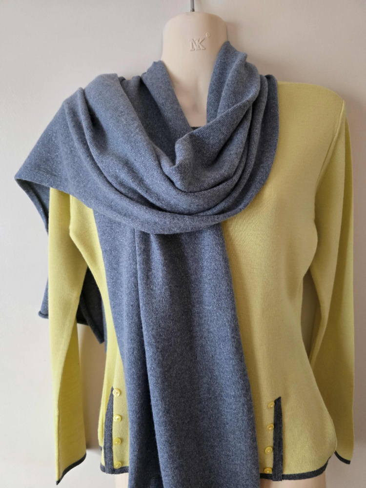 Alain Manoukian Joli petit pull neuf Manoukian en laine très douce