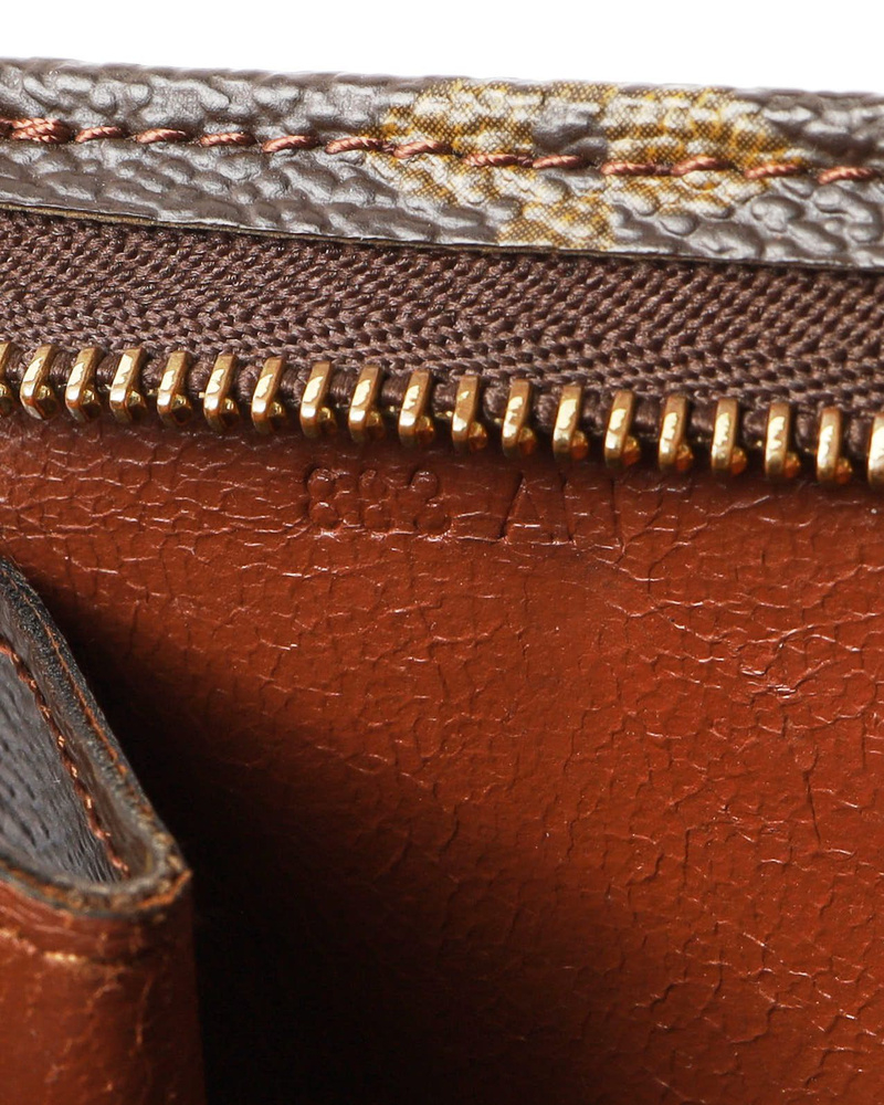 Louis Vuitton Monogram Poche Toilette 25