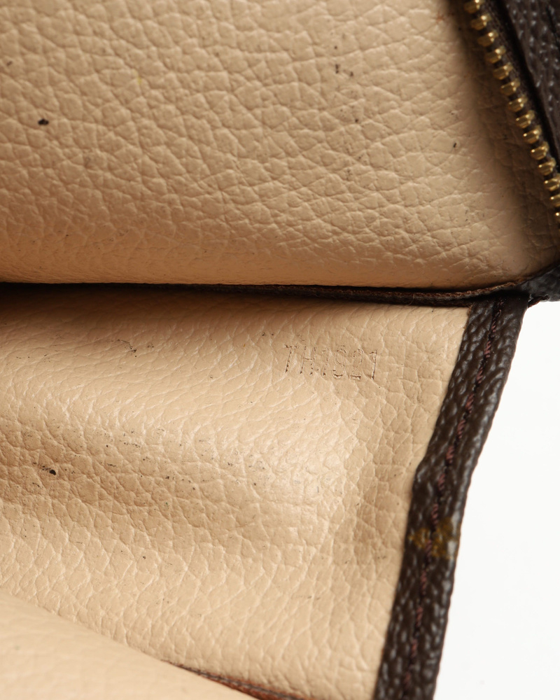 Louis Vuitton Monogram Poche Toilette 25