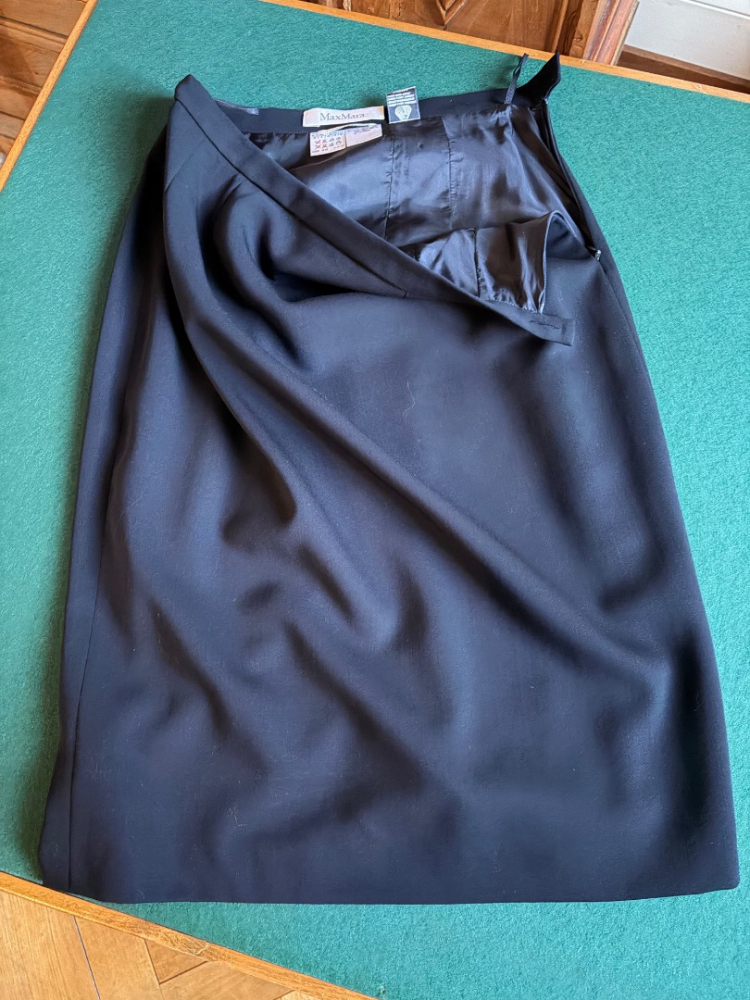 Max Mara 100% Merino Skirt