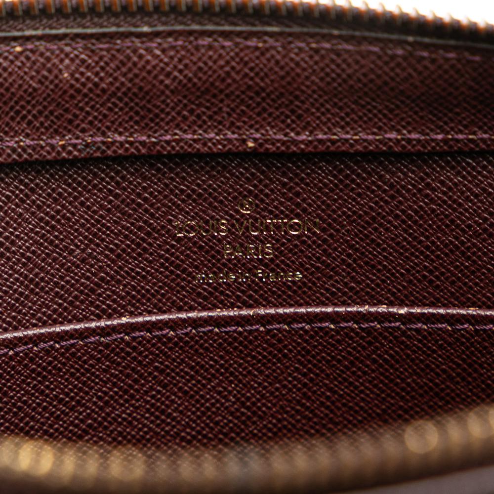 Louis Vuitton B Louis Vuitton Red Bordeaux Taiga Leather Leather Taiga Pochette Baikal France