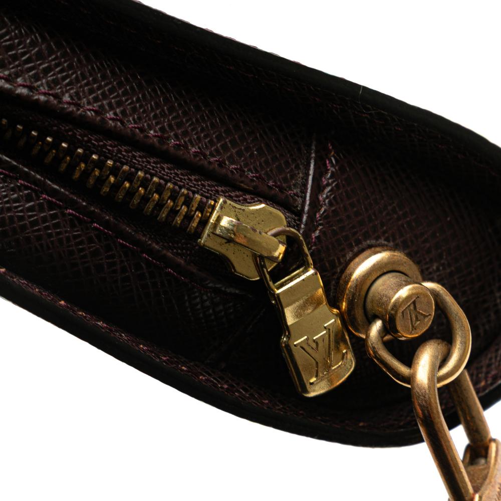 Louis Vuitton B Louis Vuitton Red Bordeaux Taiga Leather Leather Taiga Pochette Baikal France