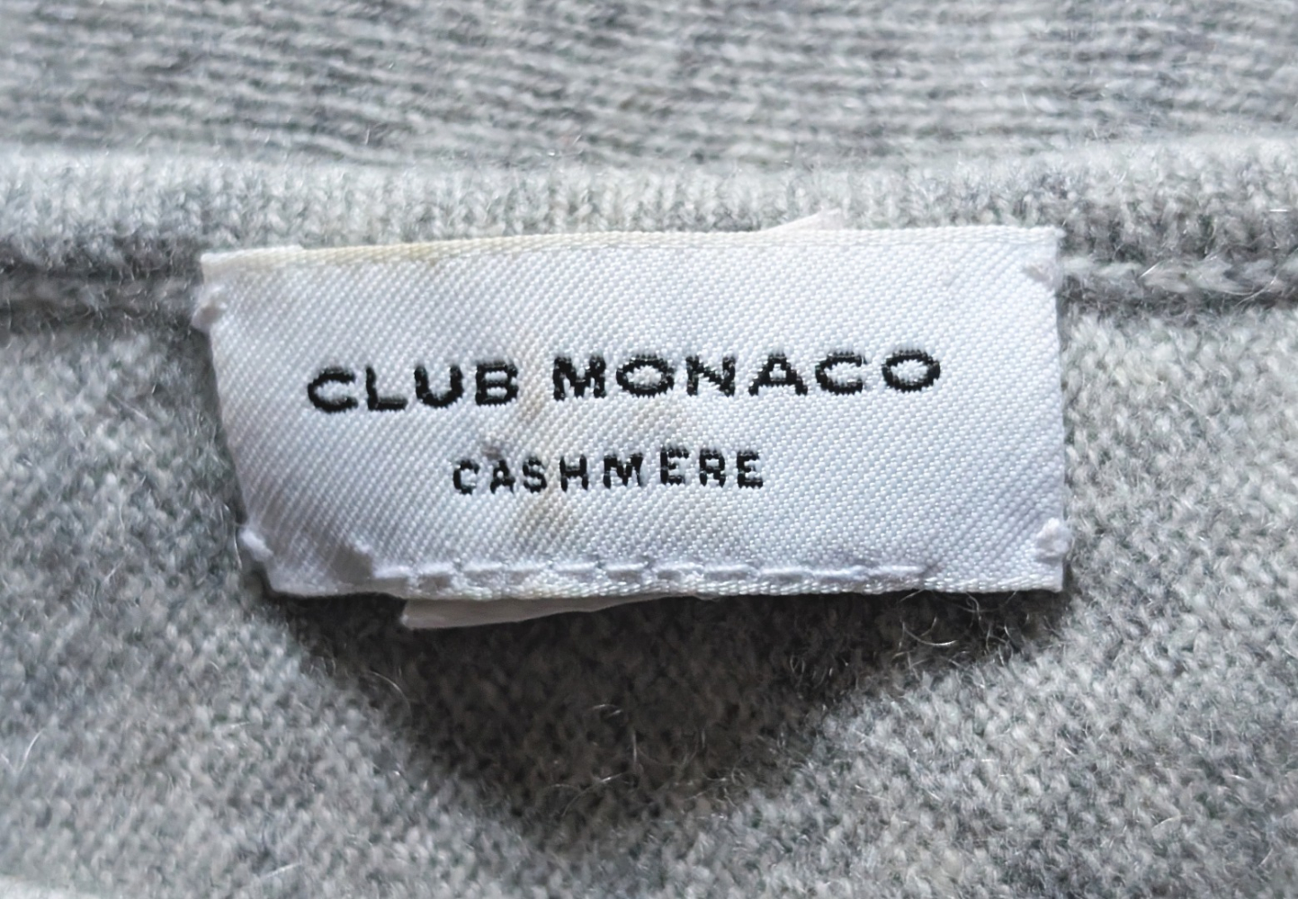Club Monaco 100% cashmere sweater with original M sleeves