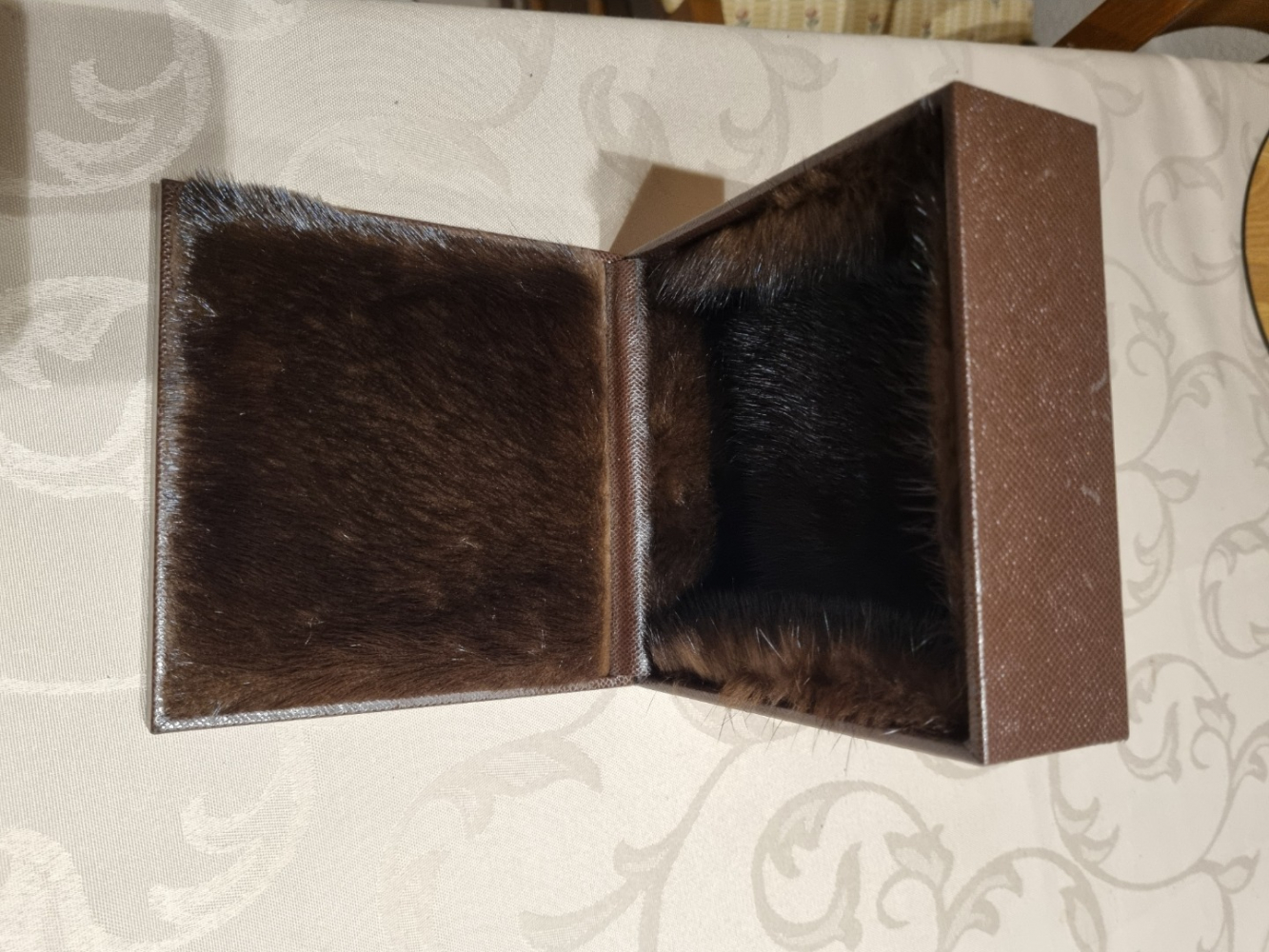 Boucheron Boîte à bijoux en cuir et vison