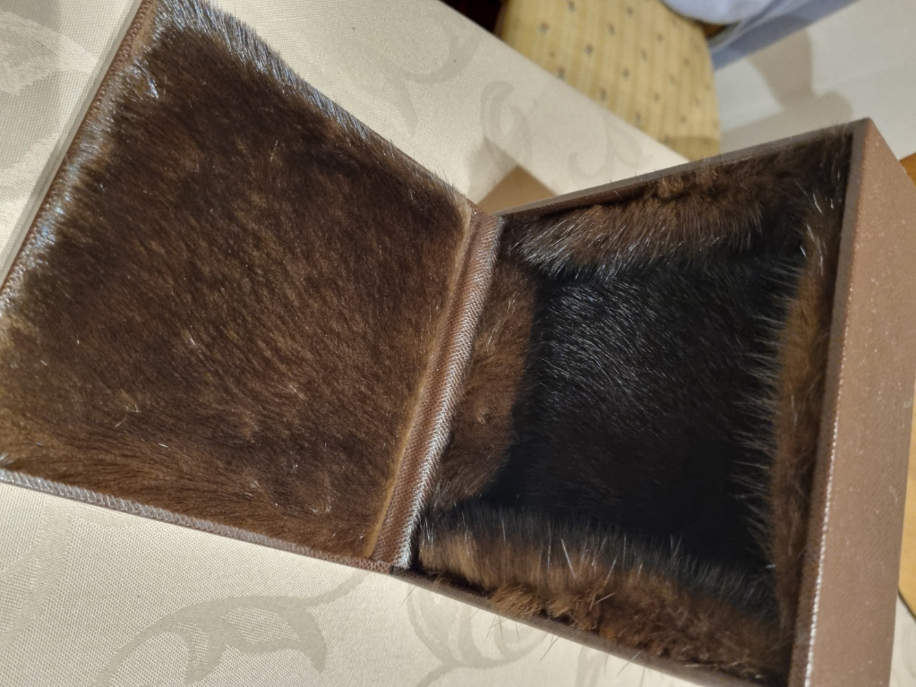 Boucheron Boîte à bijoux en cuir et vison