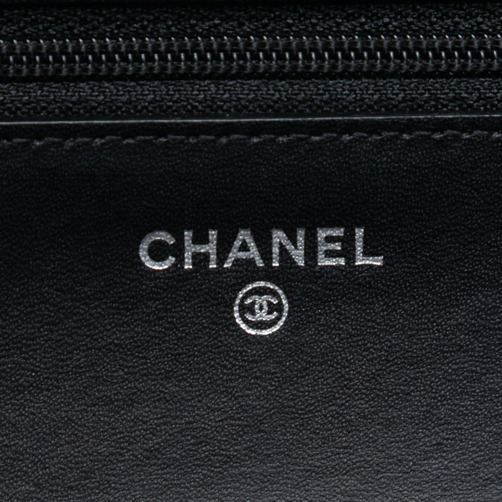 Chanel B Chanel Black Patent Leather Leather CC Quilted Patent Wallet On Chain Italy