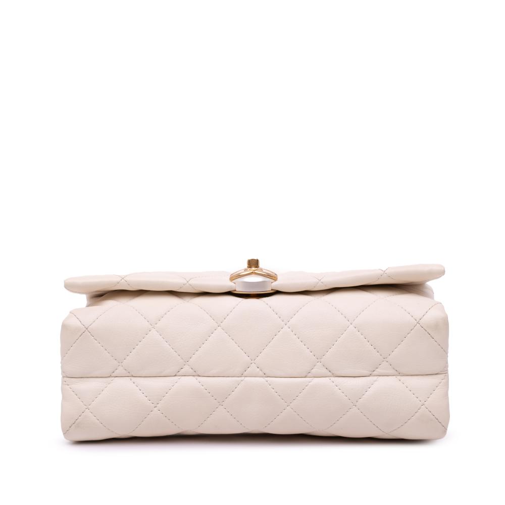 Chanel AB Chanel White Ivory Calf Leather Small Quilted skin Pearl CC Accordion Flap Italy