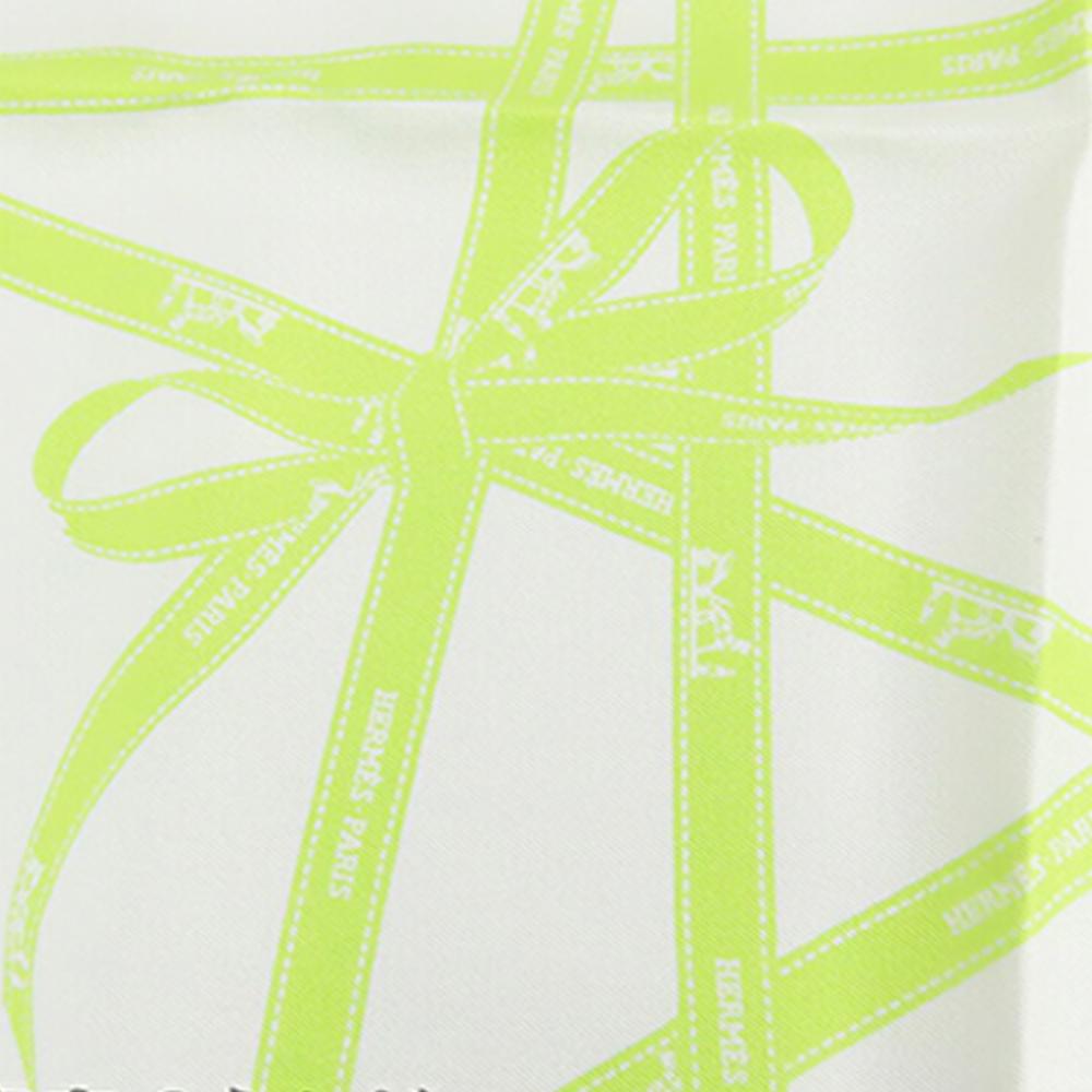 Hermès B Hermès White with Green Light Green Silk Fabric Bolduc Scarf 45 France