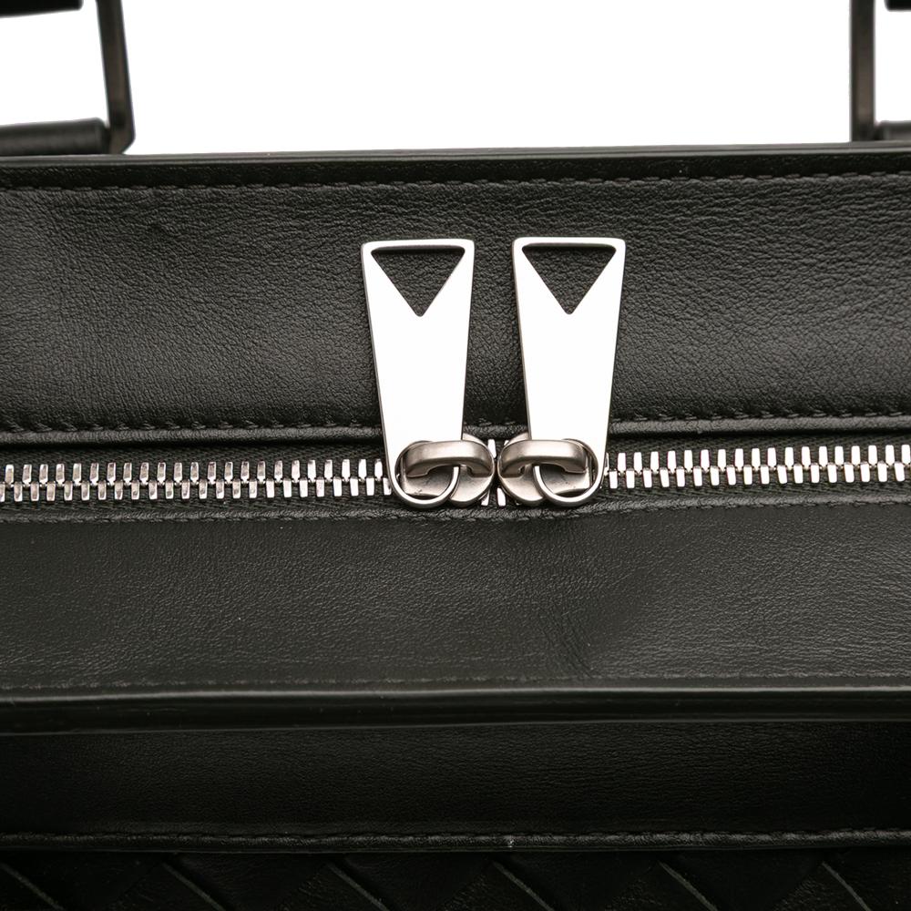Bottega Veneta AB Bottega Veneta Black Calf Leather Intrecciato Zip Tote Italy