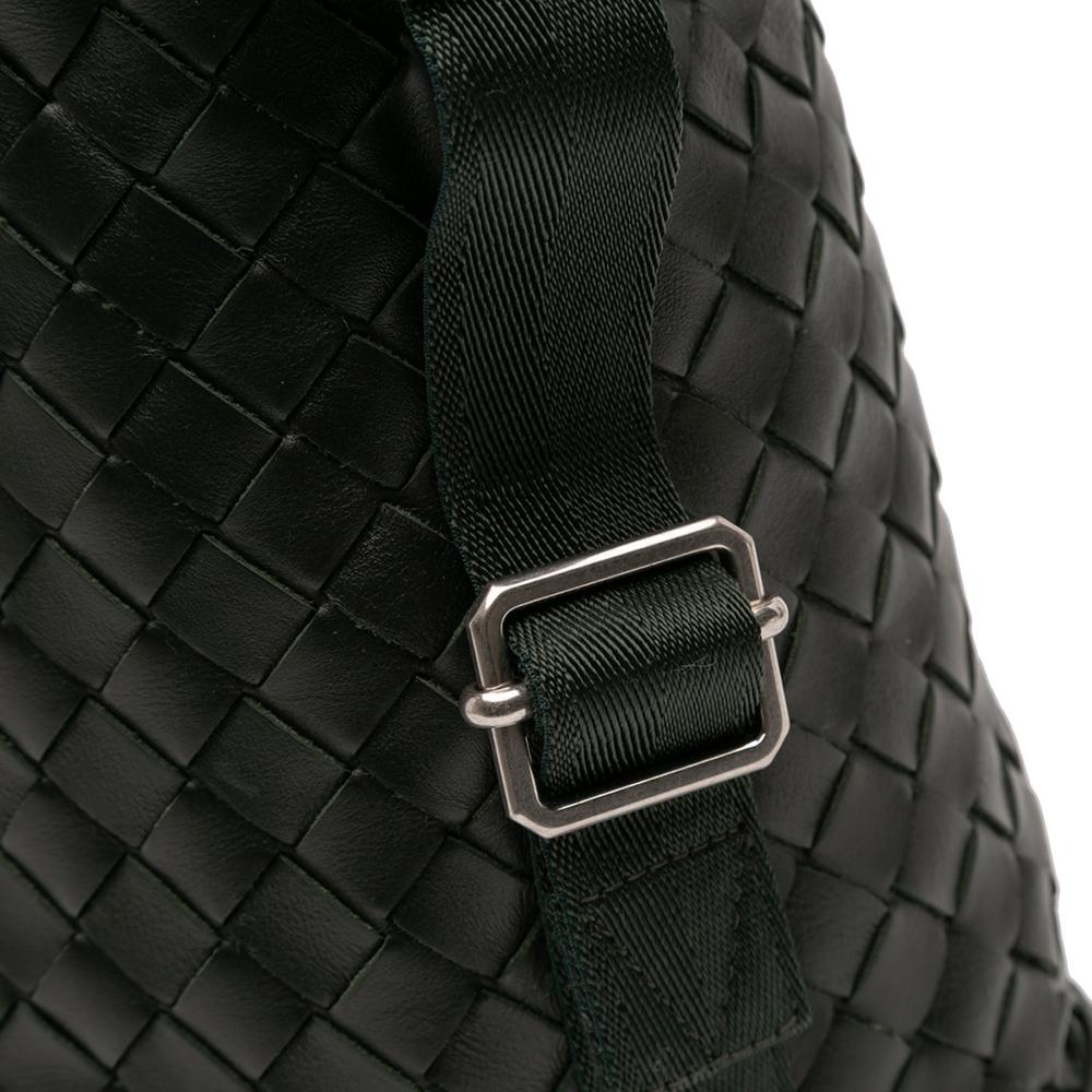 Bottega Veneta AB Bottega Veneta Black Calf Leather Intrecciato Zip Tote Italy