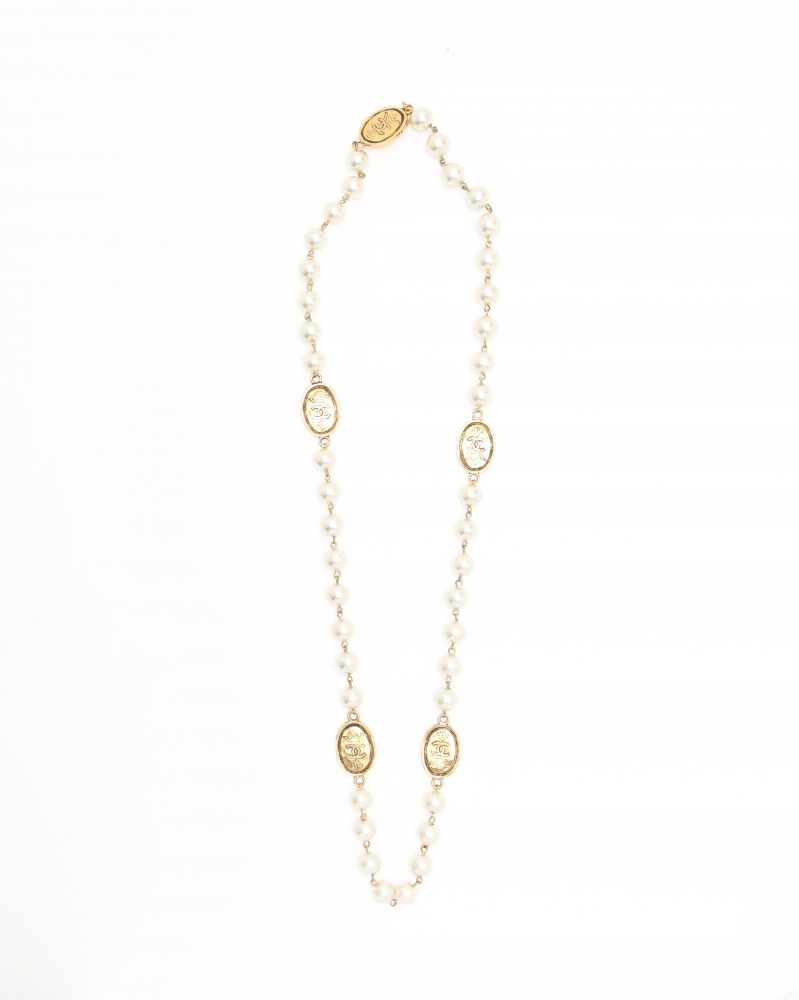 Chanel Vintage Coco Mark Pearl Necklace
