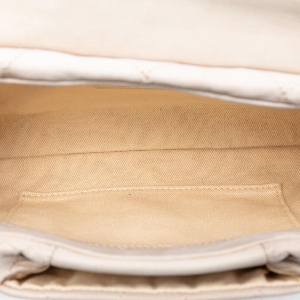 Chanel B Chanel White Ivory Calf Leather Small Iridescent Quilted skin Chic Quilt Flap Italy