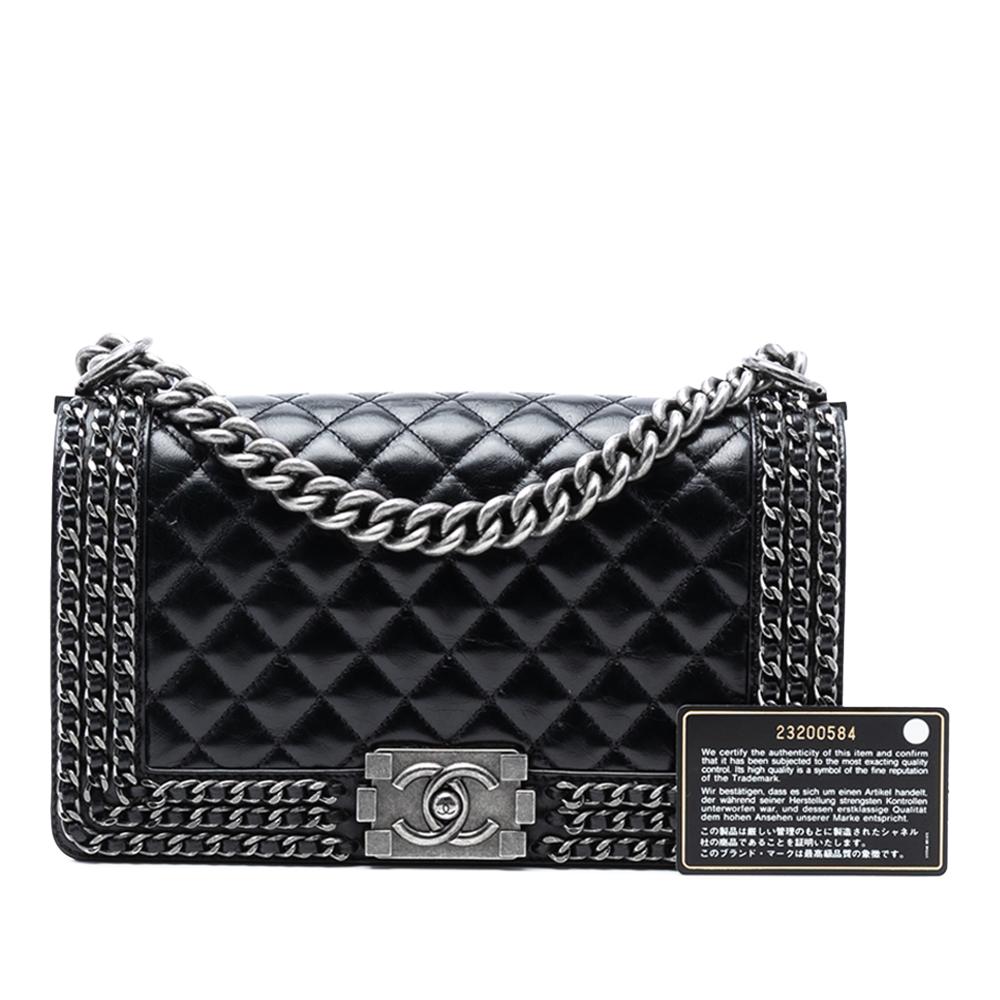Chanel B Chanel Black Calf Leather Old Medium Quilted Glazed skin Chain Around Boy Flap Italy