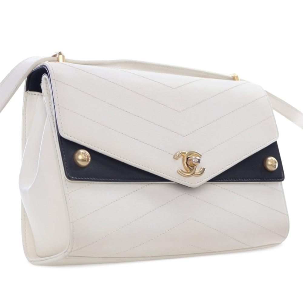 Chanel AB Chanel White Calf Leather Medium Chevron skin Casual Trip Flap Italy