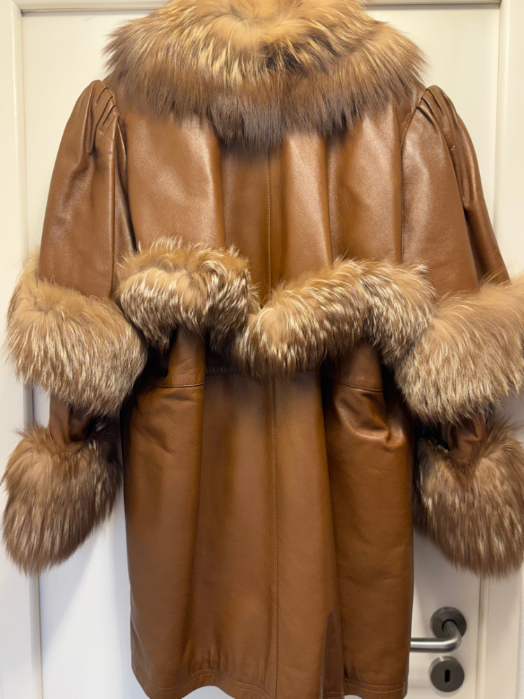 Benjamin Fourrures Leder und Fuchspelz