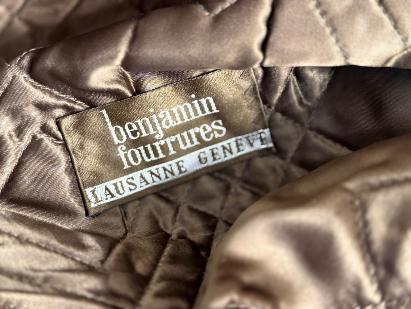 Benjamin Fourrures Leder und Fuchspelz