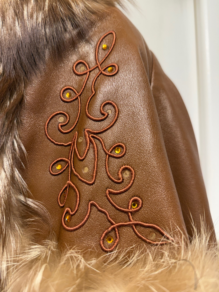 Benjamin Fourrures Leder und Fuchspelz