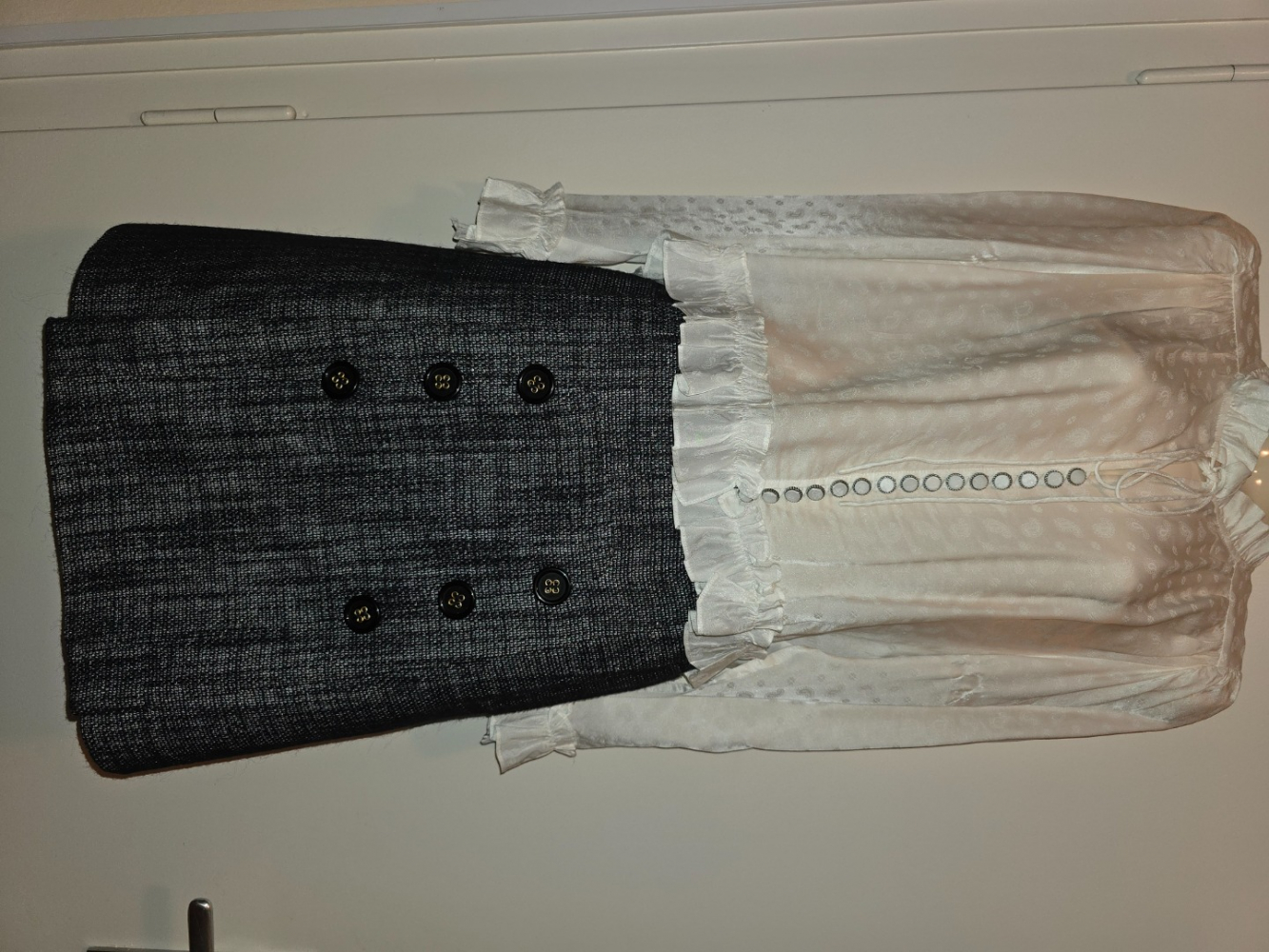 BCBG Max Azria Elegant preppy skirt - luxury feminine