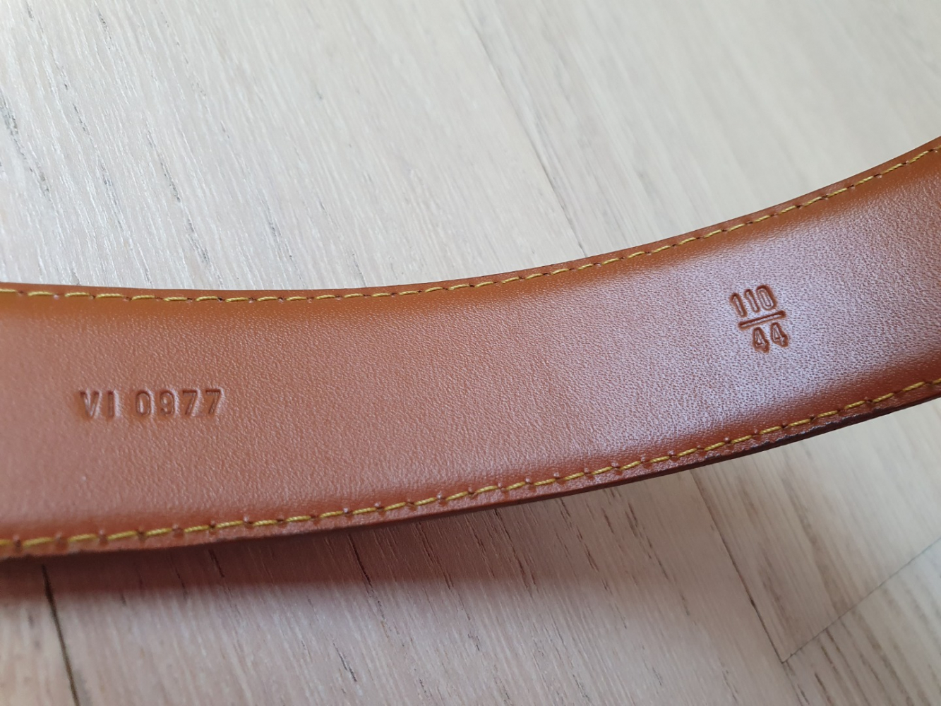 Louis Vuitton Kamelfarbenes Episleder