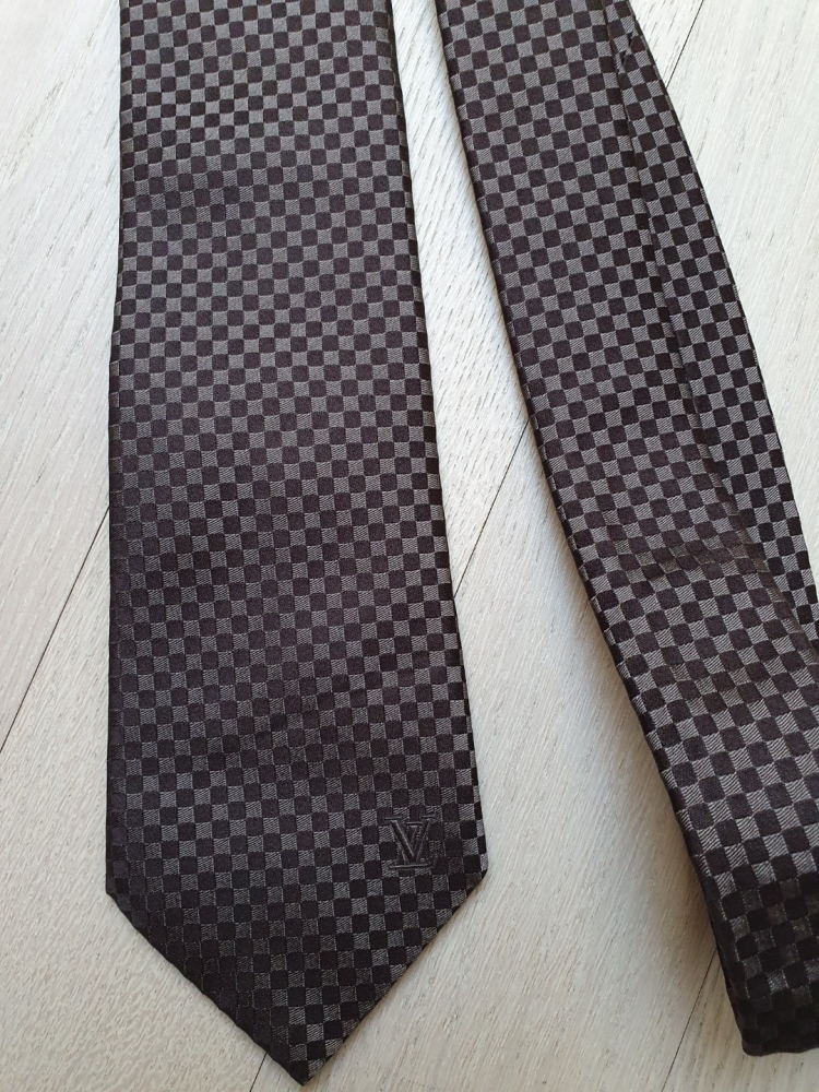 Louis Vuitton Krawatte mit braunem Schachbrettmuster