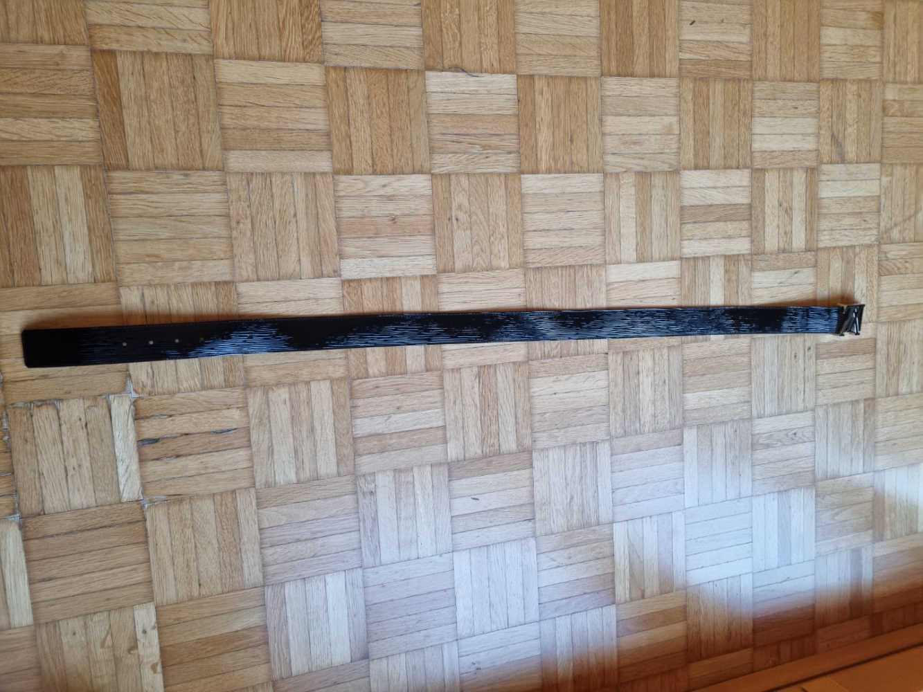 Louis Vuitton Initiales patent black leather belt