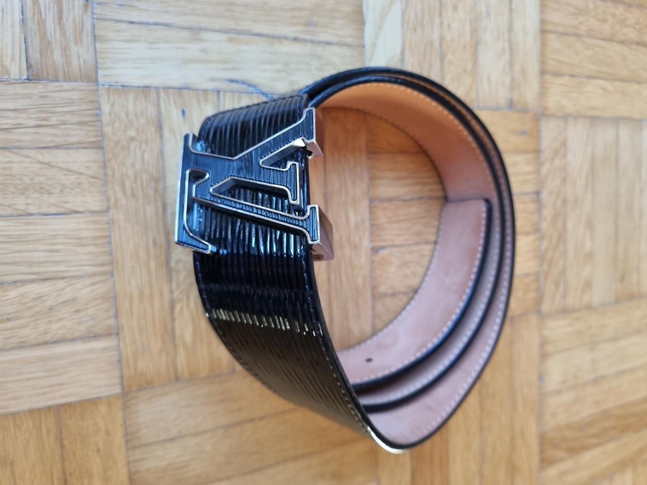 Louis Vuitton Initiales patent black leather belt