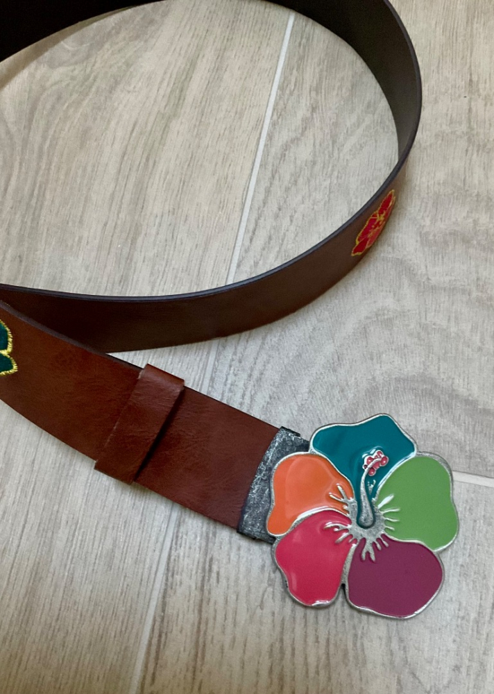 Desigual Gürtel mit Hibiskus-Muster