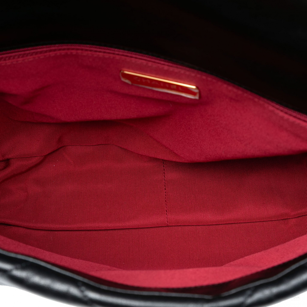 Chanel 19 Maxi Lambskin Leather Matelassè Flap Handbag Black