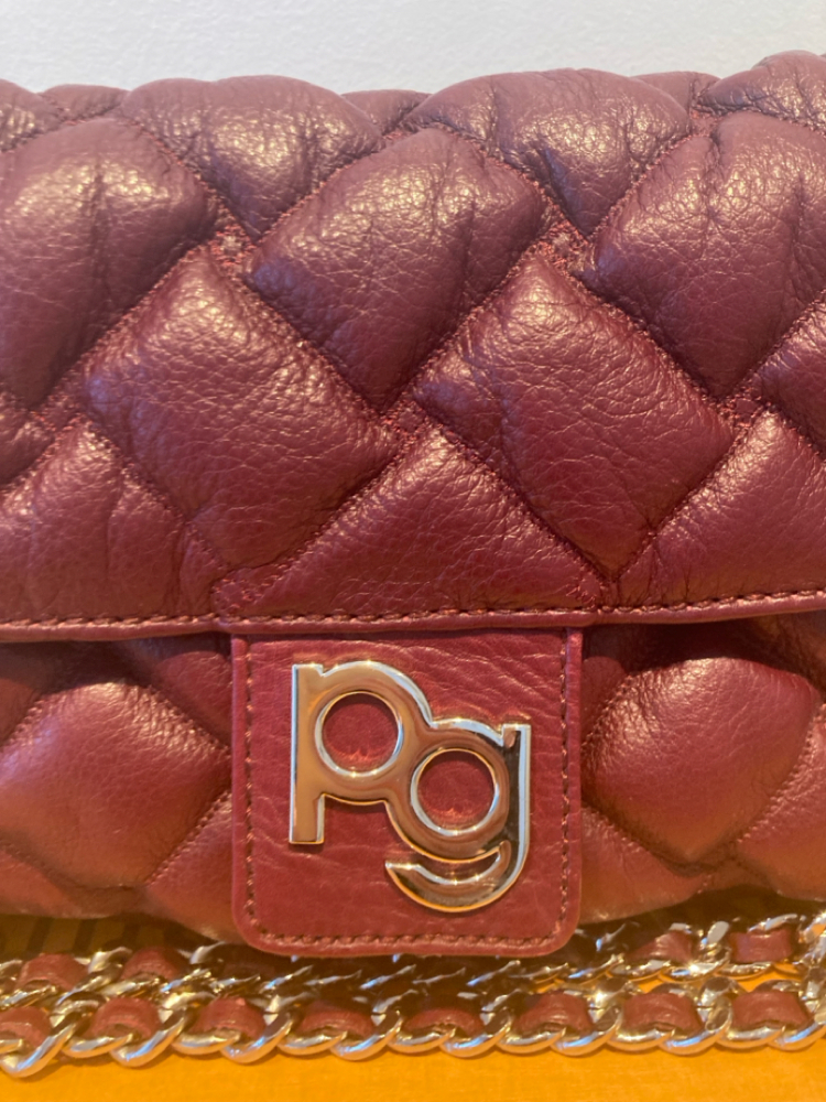 Purificacion Garcia Corps croisé