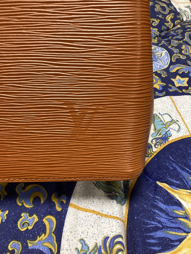 Louis Vuitton Neonoe Epi