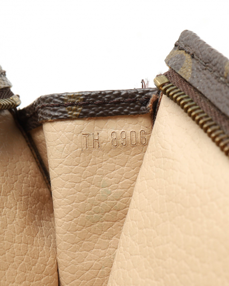 Louis Vuitton Monogram Poche Toilette 25