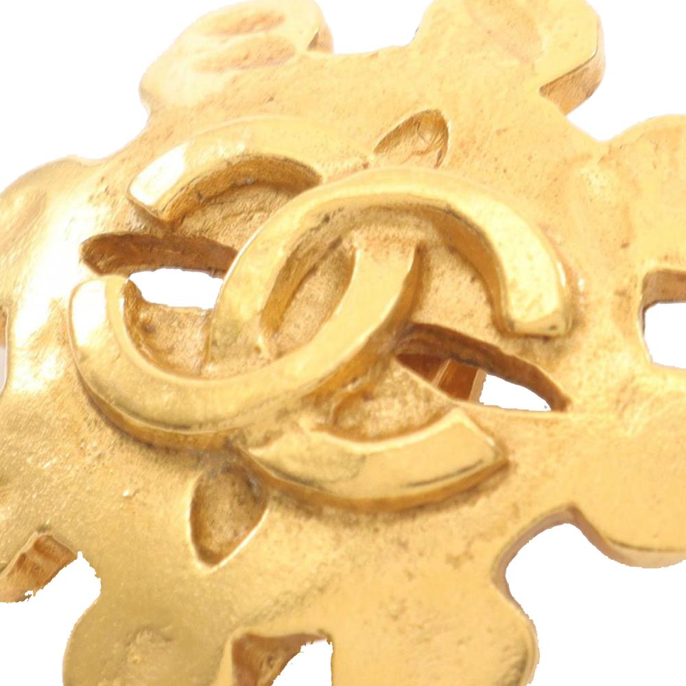 Chanel B Chanel Gold Gold Plated Metal CC Floral Clip On Earrings France