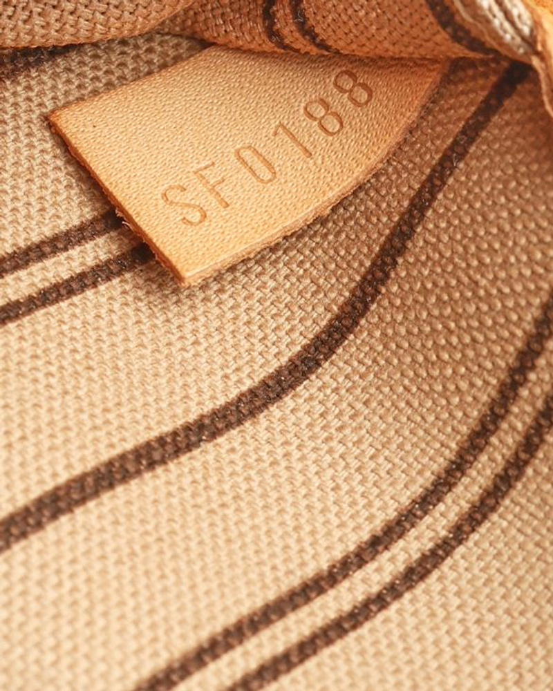 Louis Vuitton Monogram Neverfull MM Tote Bag