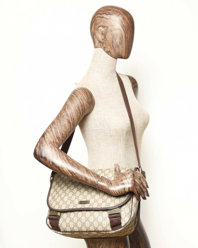 Gucci GG Supreme Messenger Bag