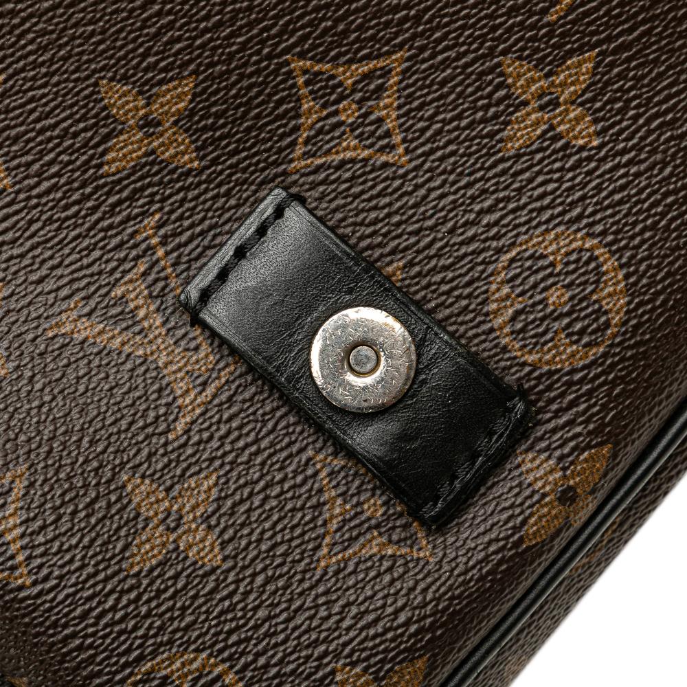 Louis Vuitton B Louis Vuitton Brown Monogram Canvas Canvas Monogram Macassar Christopher Messenger France