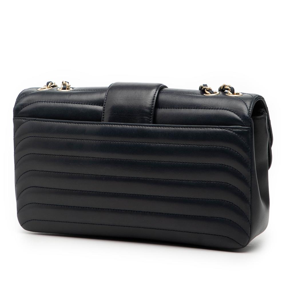 Chanel AB Chanel Blue Navy Lambskin Leather Leather CC Horizontal Quilted Lambskin Double Flap France