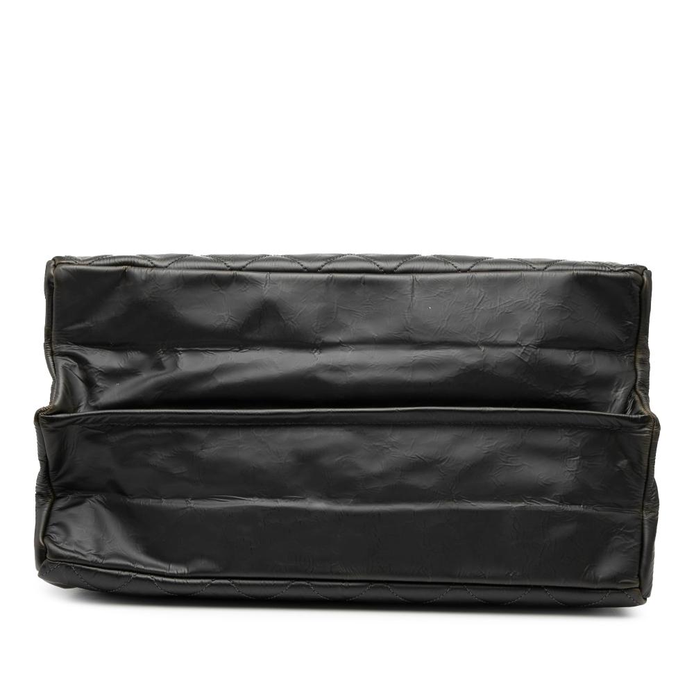 Chanel B Chanel Black Calf Leather CC Crinkled skin Chain Shopping Tote Italy