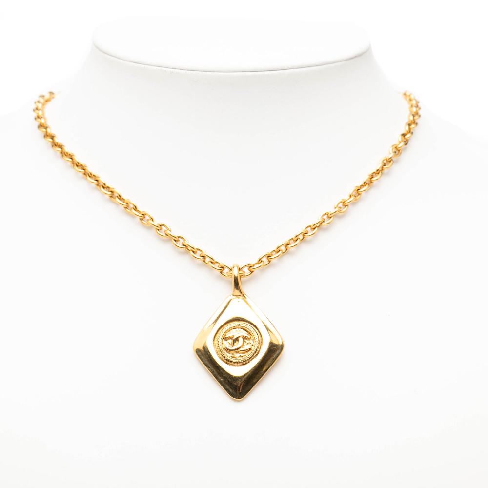 Chanel AB Chanel Gold Gold Plated Metal CC Diamond Shape Pendant Necklace France