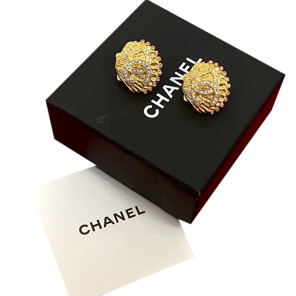 Chanel AB Chanel Gold Gold Plated Metal CC Rhinestone Shell Clip On Earrings France