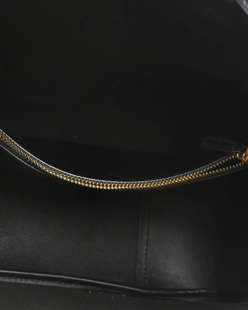 Saint Laurent Large LE 5 À 7 Supple Bag