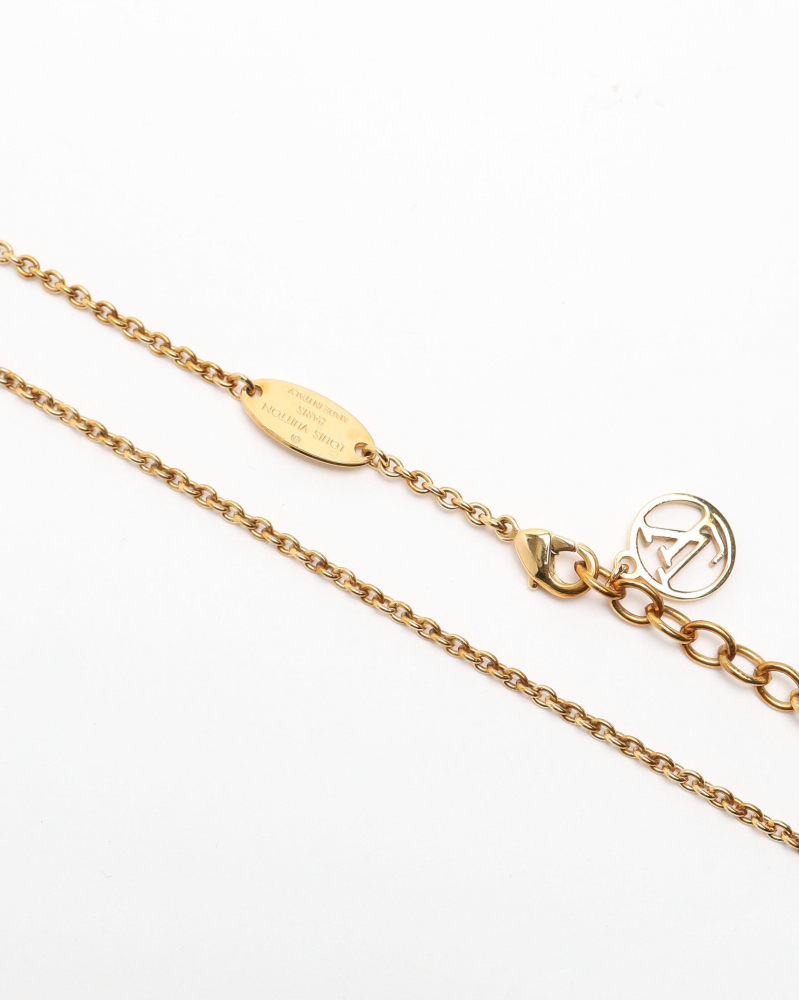 Louis Vuitton Essential V Pearl Necklace