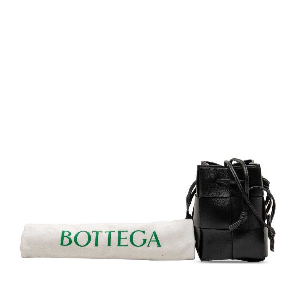 Bottega Veneta AB Bottega Veneta Black Nappa Leather Leather Mini Nappa Maxi Intrecciato Cassette Bucket Bag Italy