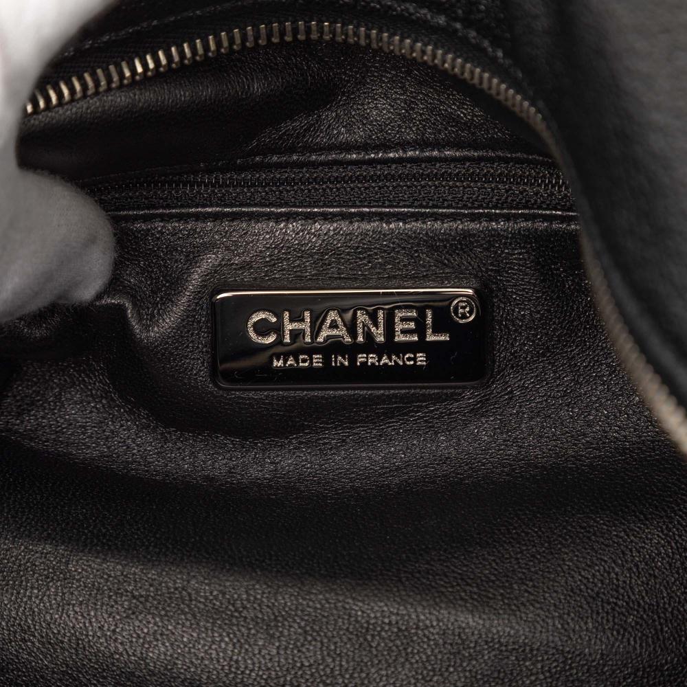 Chanel B Chanel Black Calf Leather Medium skin Luxe Ligne Bowler Bag France